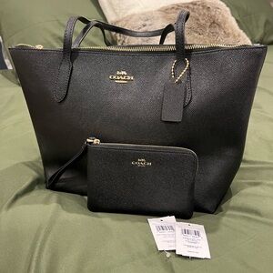 Black coach tote/ purse